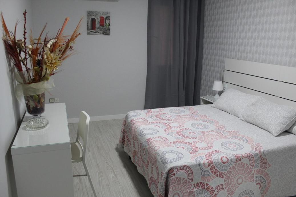 Hostal Fuente Del Pino Jumilla Luaran gambar