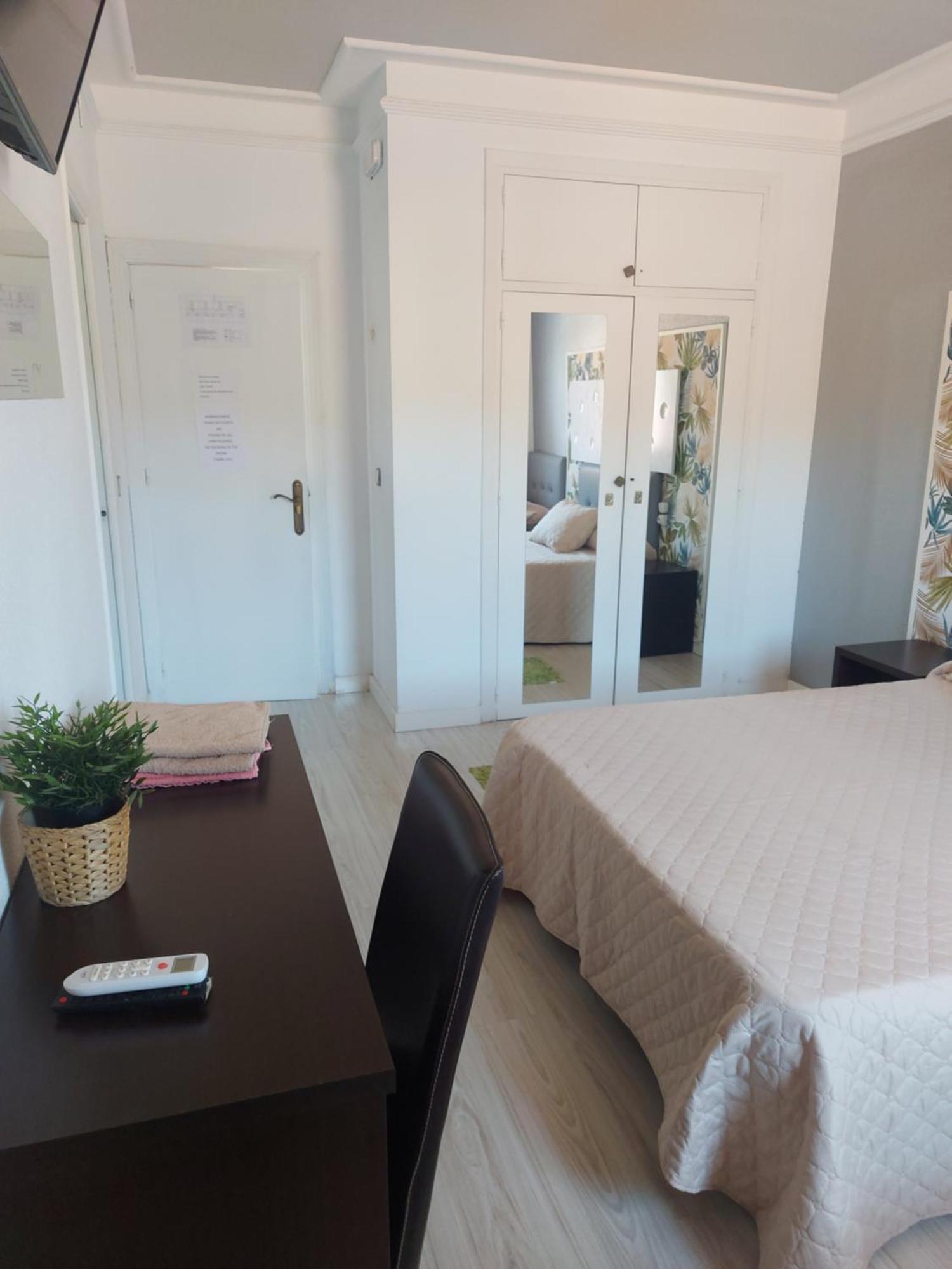 Hostal Fuente Del Pino Jumilla Luaran gambar