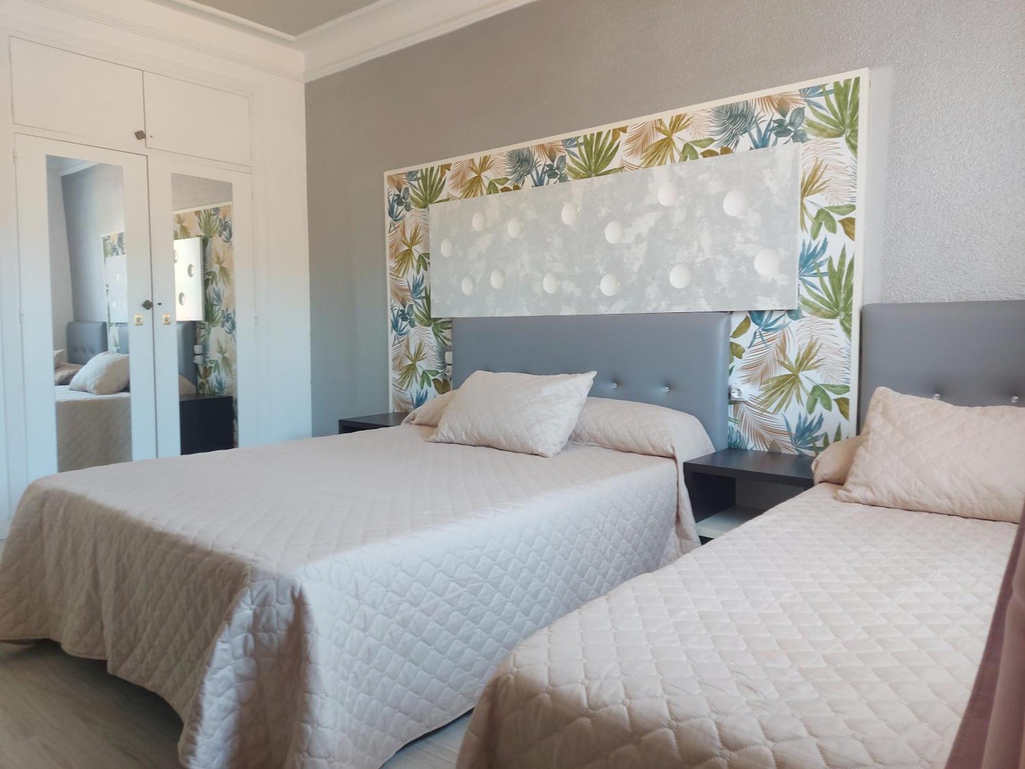 Hostal Fuente Del Pino Jumilla Luaran gambar