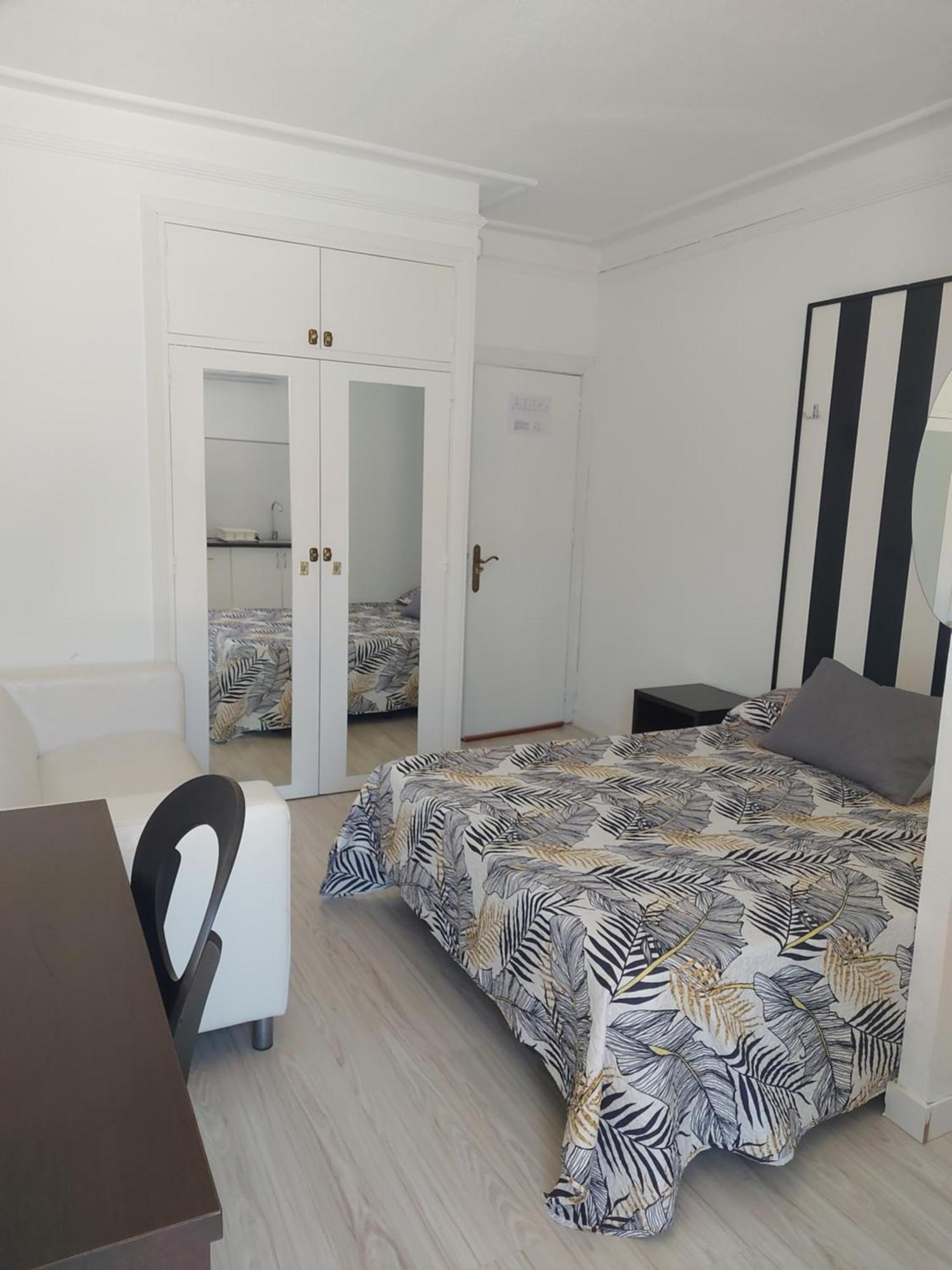 Hostal Fuente Del Pino Jumilla Luaran gambar