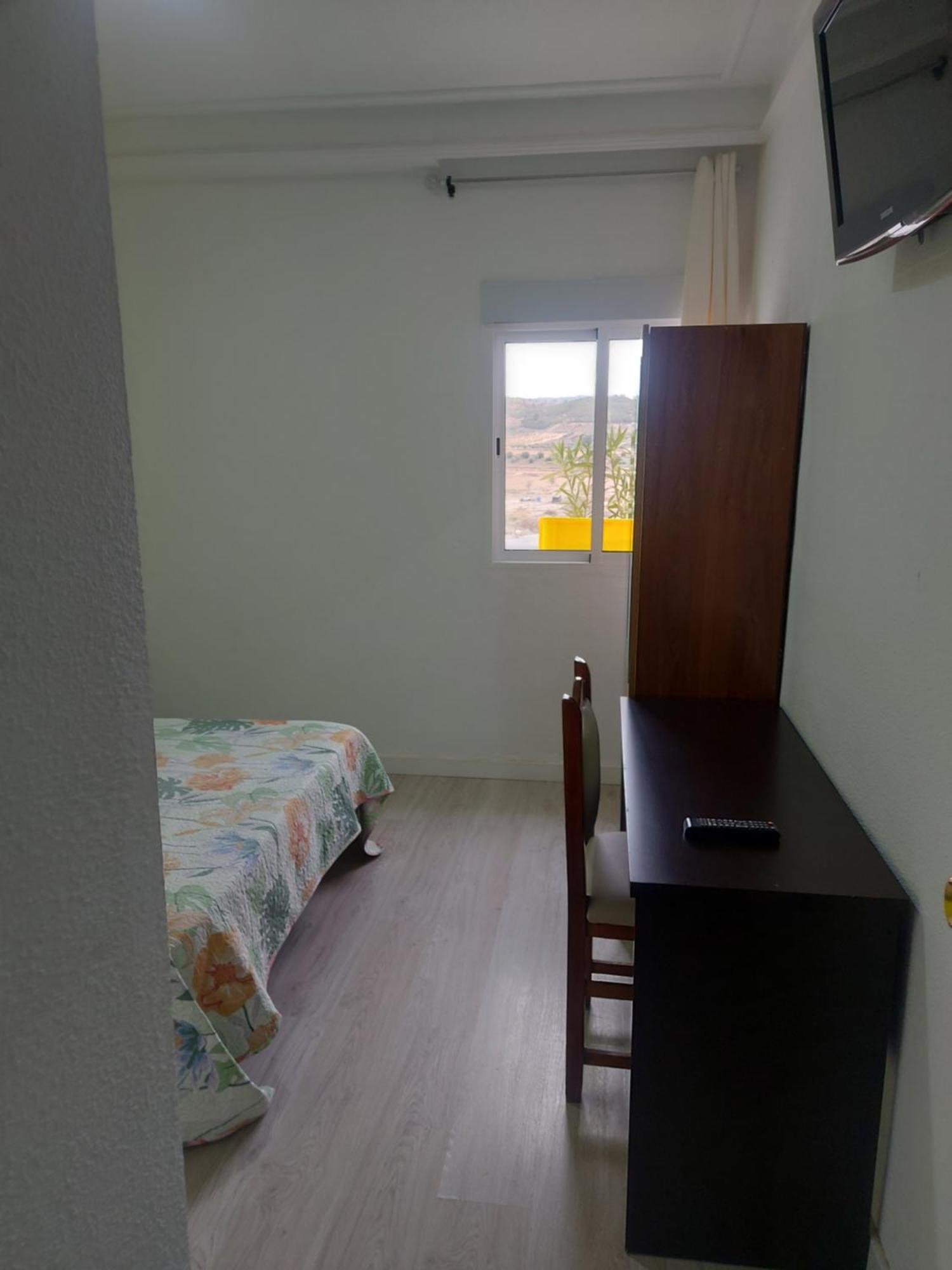 Hostal Fuente Del Pino Jumilla Luaran gambar