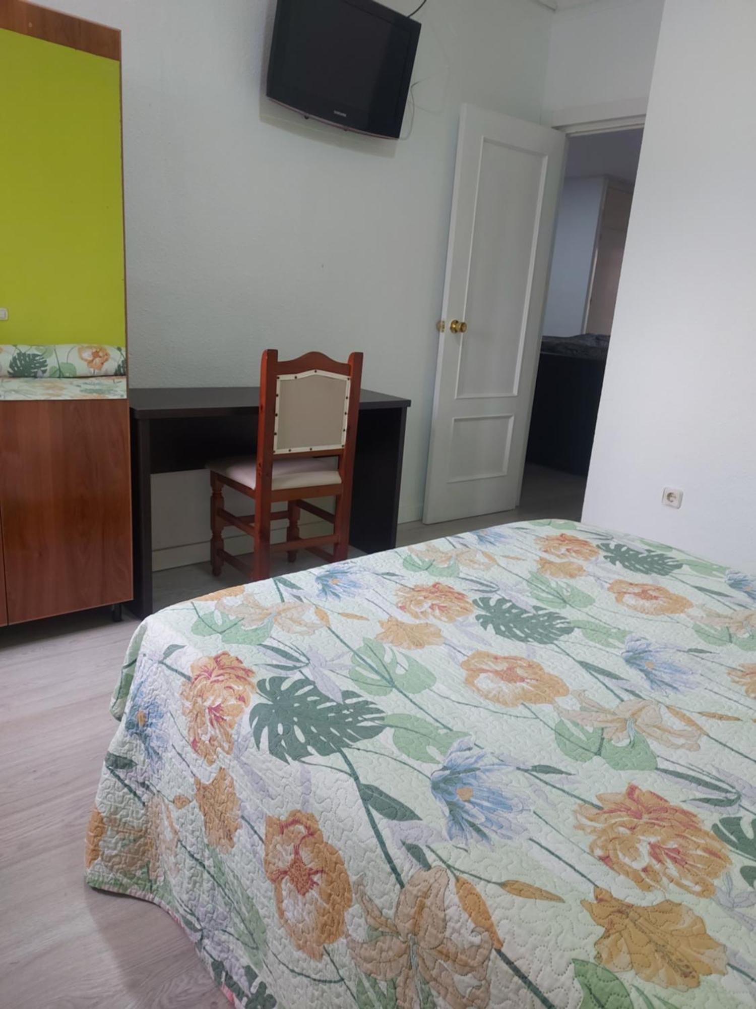 Hostal Fuente Del Pino Jumilla Luaran gambar