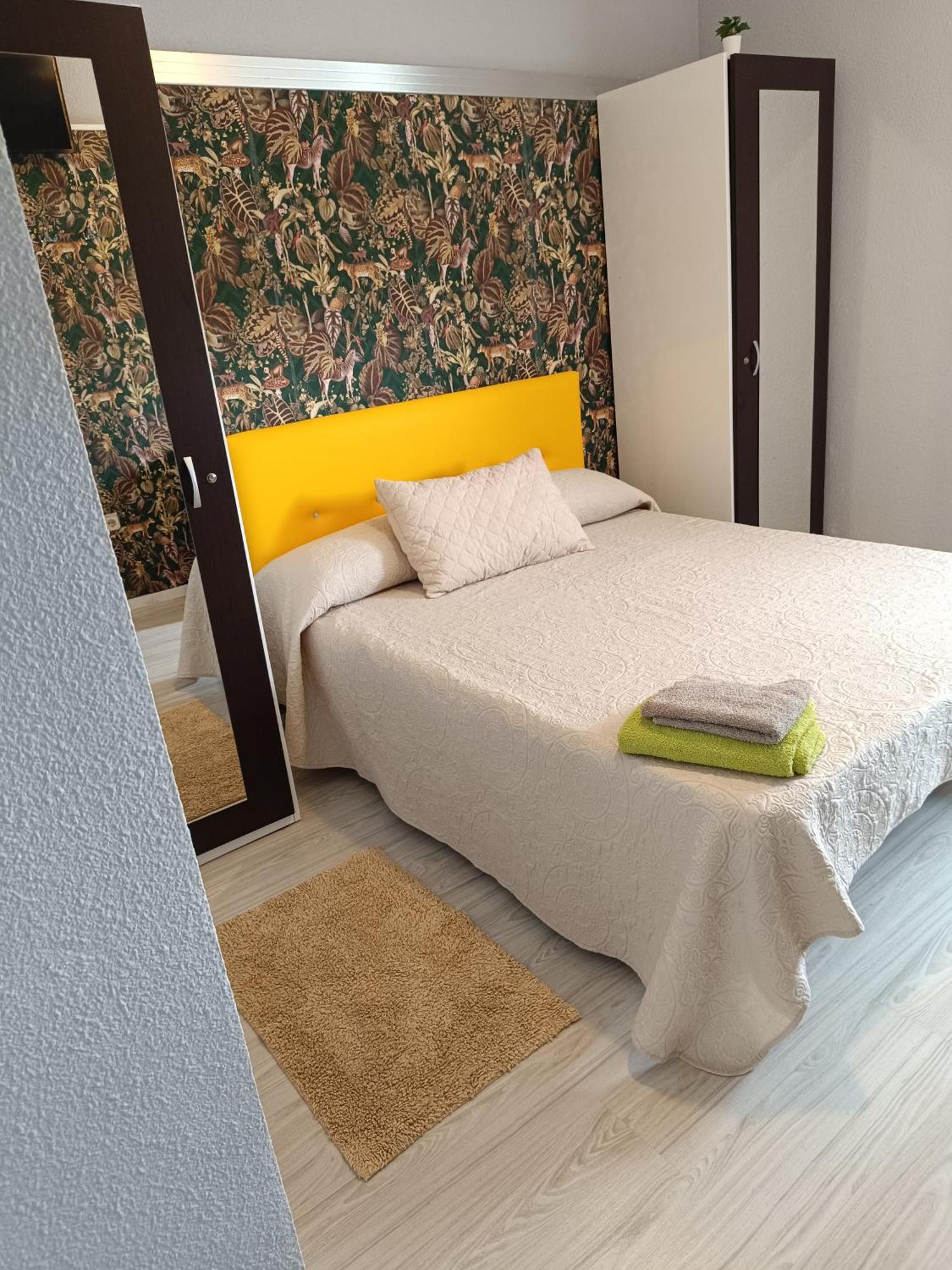 Hostal Fuente Del Pino Jumilla Luaran gambar