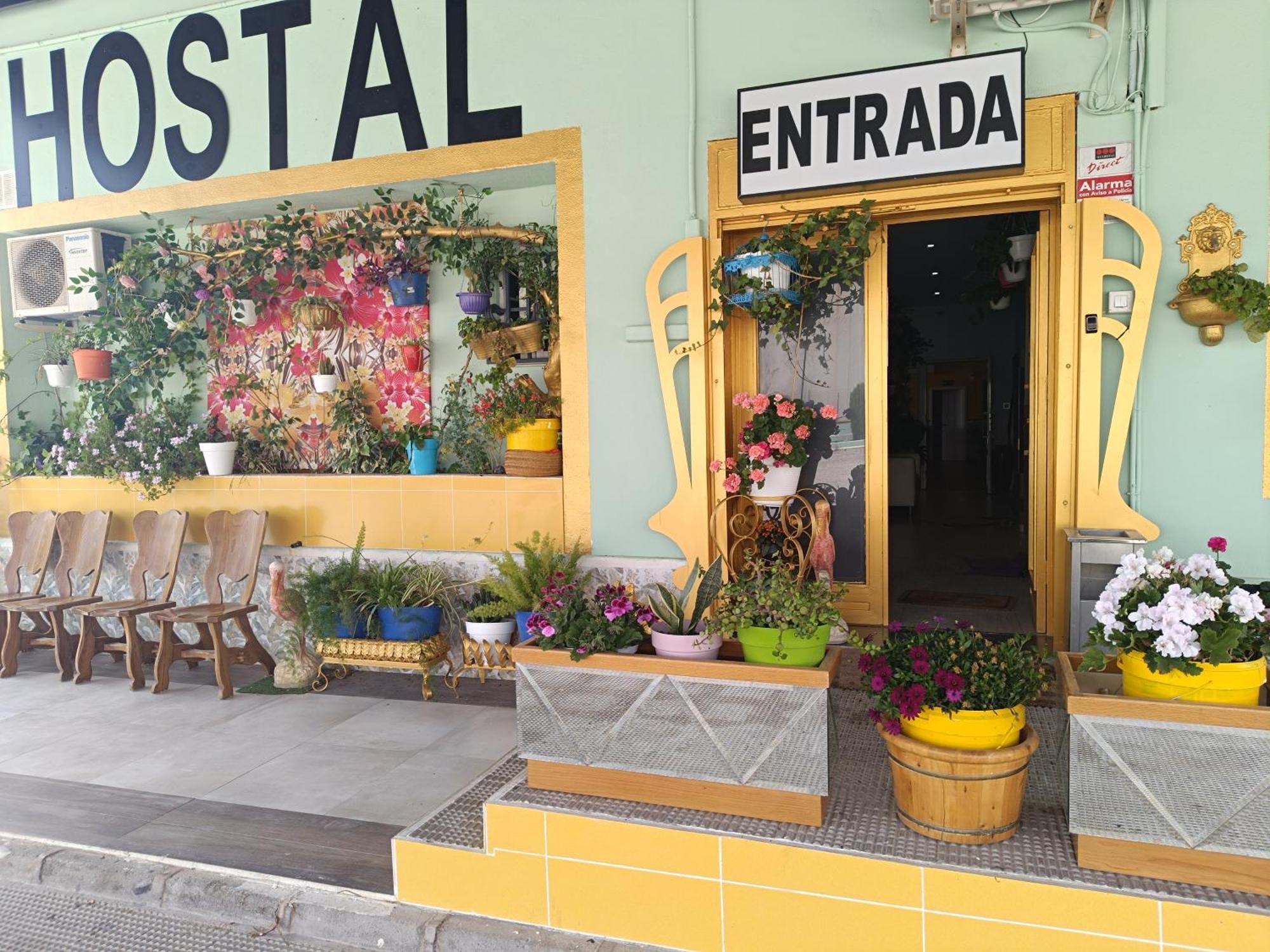 Hostal Fuente Del Pino Jumilla Luaran gambar