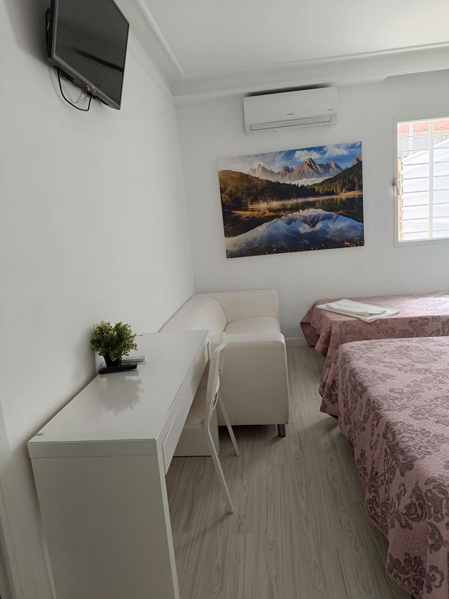 Hostal Fuente Del Pino Jumilla Luaran gambar