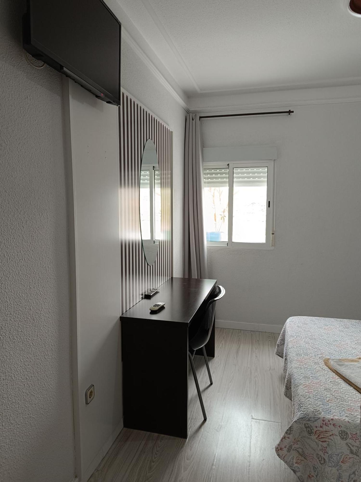 Hostal Fuente Del Pino Jumilla Luaran gambar